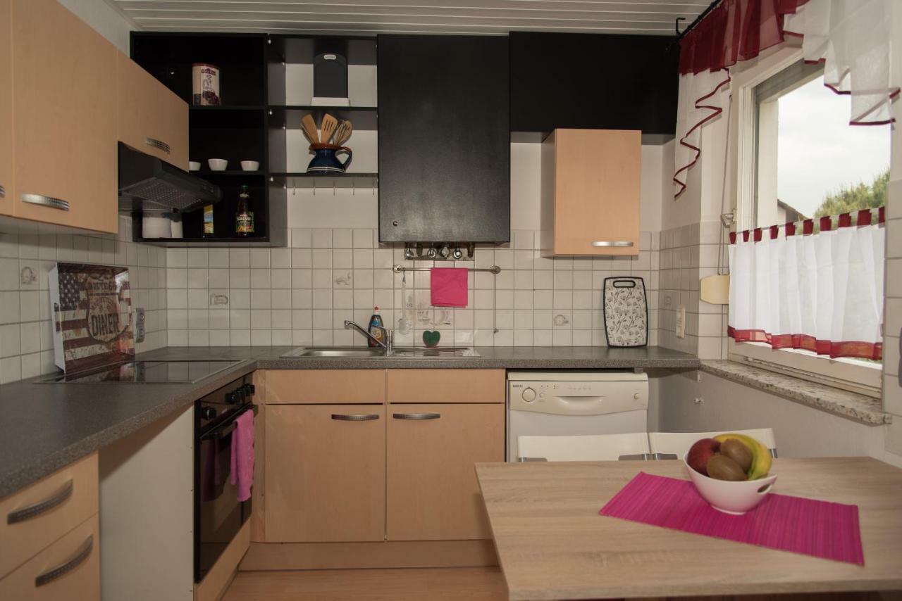 Ferienwohnung "Hirsch Huesli" 쇼프하임 외부 사진