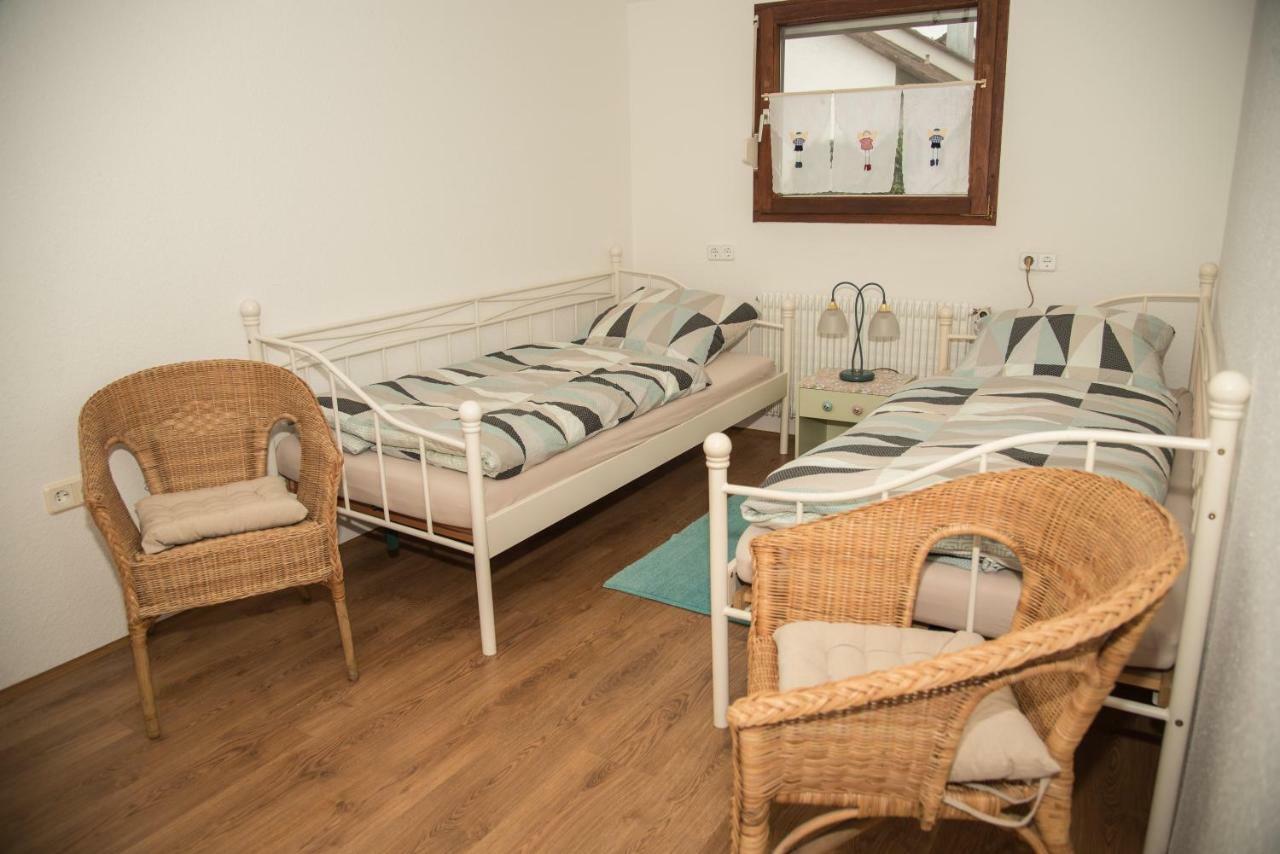 Ferienwohnung "Hirsch Huesli" 쇼프하임 외부 사진