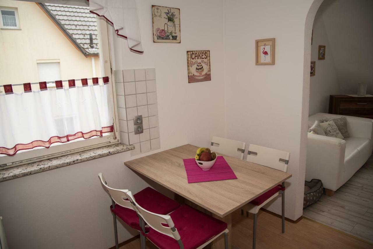 Ferienwohnung "Hirsch Huesli" 쇼프하임 외부 사진