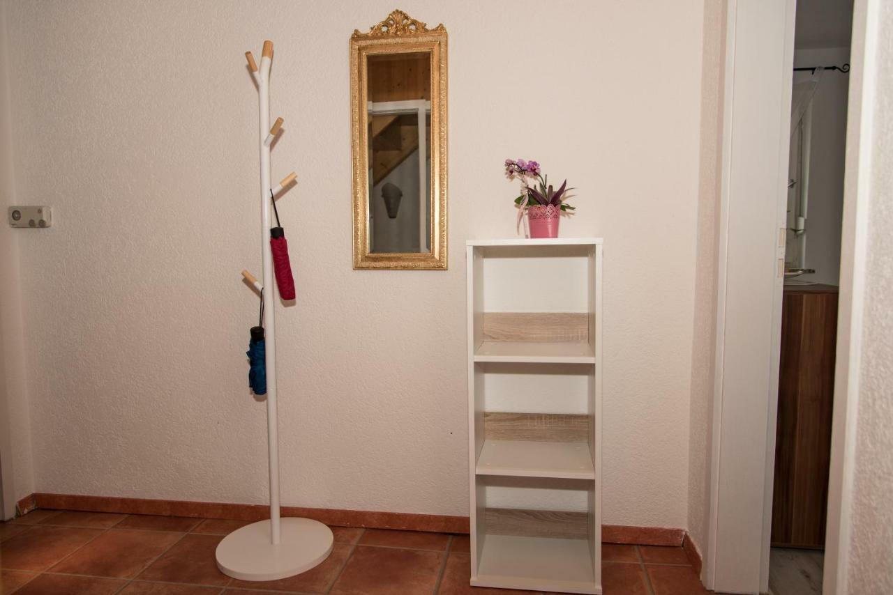 Ferienwohnung "Hirsch Huesli" 쇼프하임 외부 사진