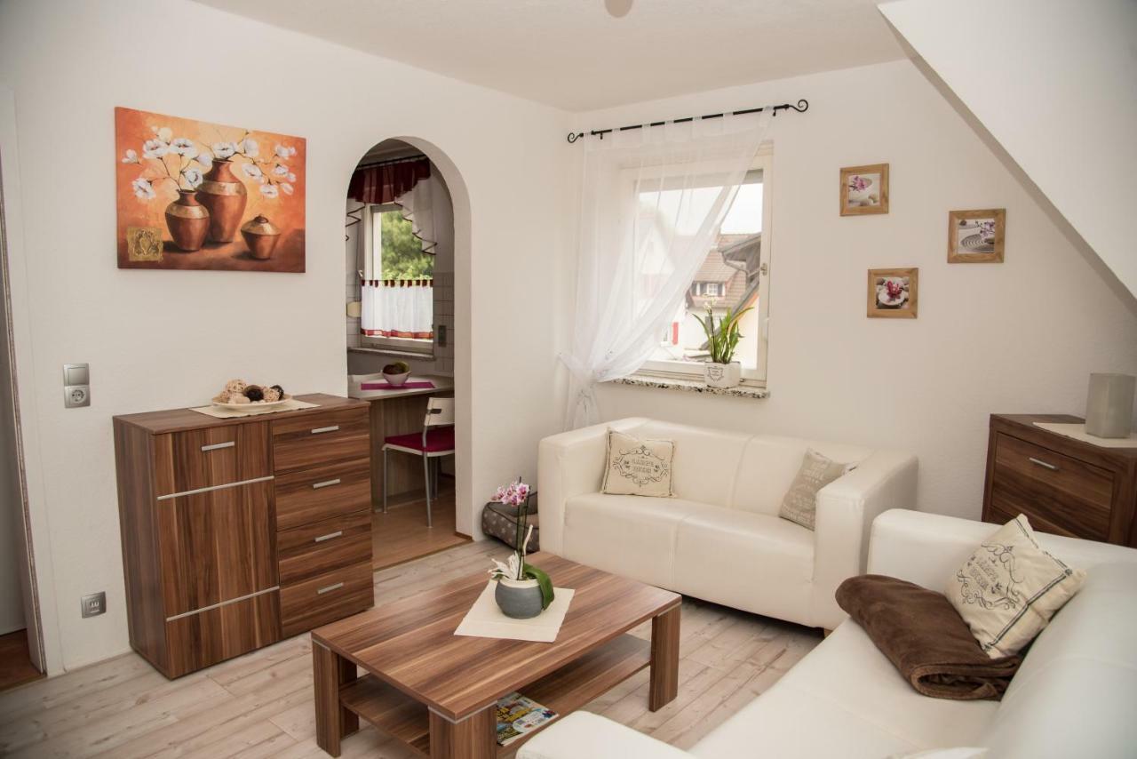 Ferienwohnung "Hirsch Huesli" 쇼프하임 외부 사진